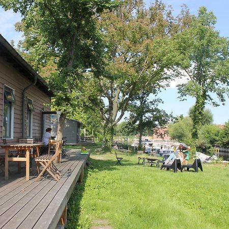 Wassersportzentrum Alte Feuerwache Brandenburg  Exteriör bild